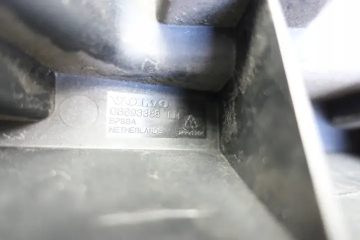 Volvo S60 V70 ŚLIZG TYLNEGO ZDERZAKA lewy tył