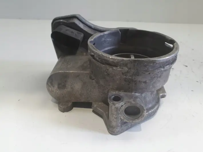 VW Passat B6 2.0 TDI PRZEPUSTNICA 03G128063B