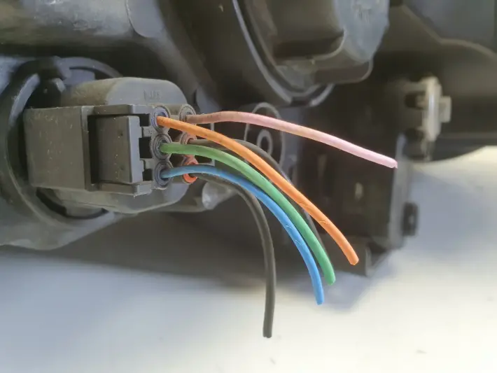 Kia Ceed I lift PRZEDNIA LAMPA PRAWA prawy przód anglik 92102-1H