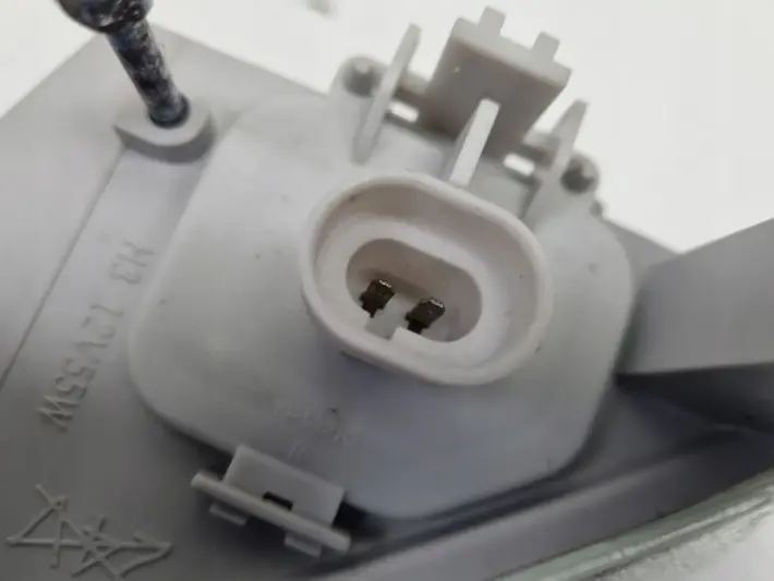 Opel Vectra B LIFT HALOGEN PRAWY PRZÓD przedni pasażera 19-5327