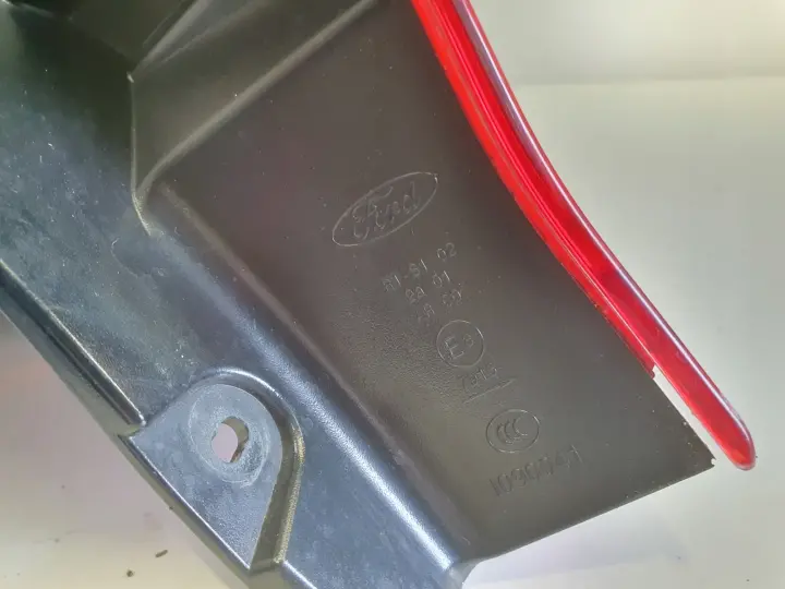 Ford Fiesta VII MK7 12-17r LIFT TYLNIA LAMPA PRAWA LEWY TYŁ 1090041