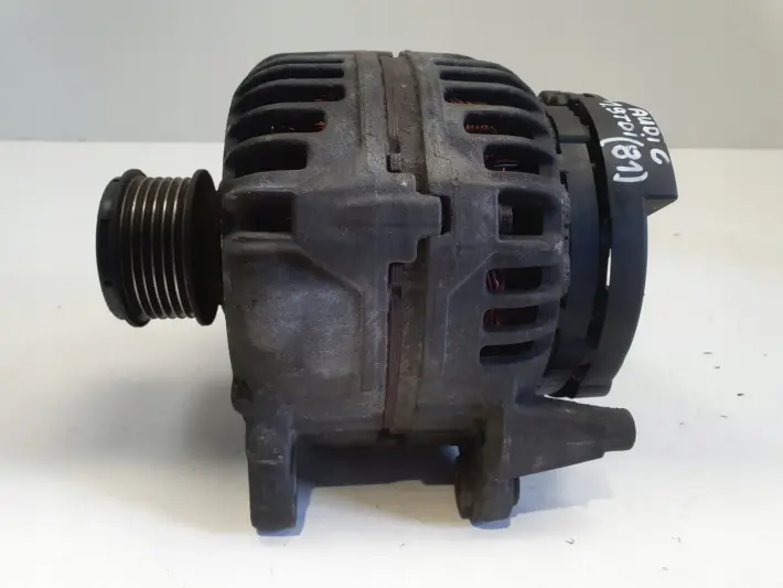 Audi A3 8L Golf IV 1.9 TDI ALTERNATOR BOSCH