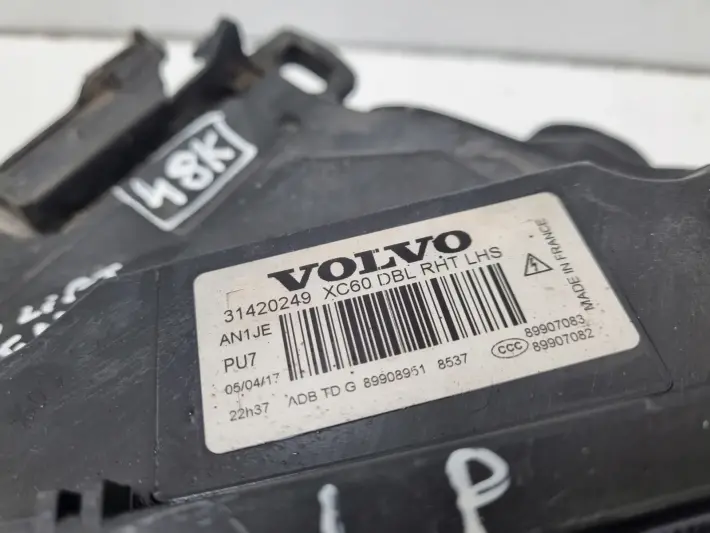 Volvo XC60 LIFT XENON SKRĘTNY PRZEDNIA LAMPA LEWA lewy przód 31420249