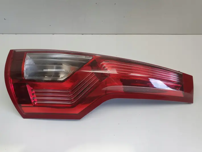 Citroen C4 Grand Picasso I 06-13r TYLNA TYLNIA LAMPA PRAWA PRAWY TYŁ