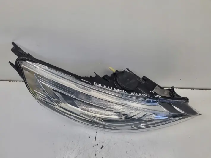 Renault Clio IV 16-20r LIFT PRZEDNIA LAMPA PRAWA PRAWY PRZÓD 260100653R