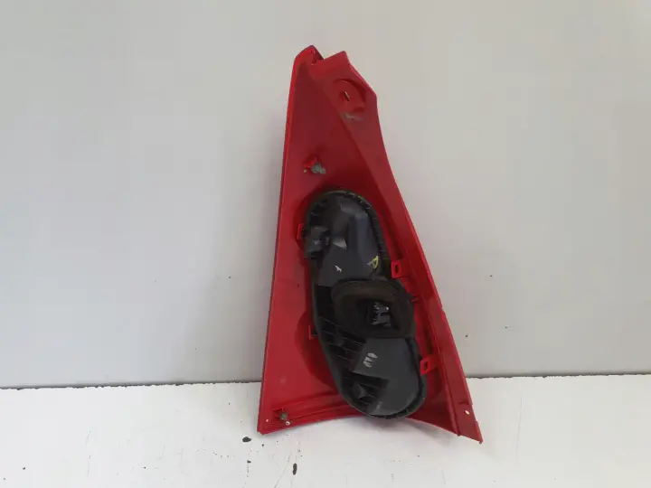 Citroen C1 05-14r TYLNA TYLNIA LAMPA PRAWA PRAWY TYŁ