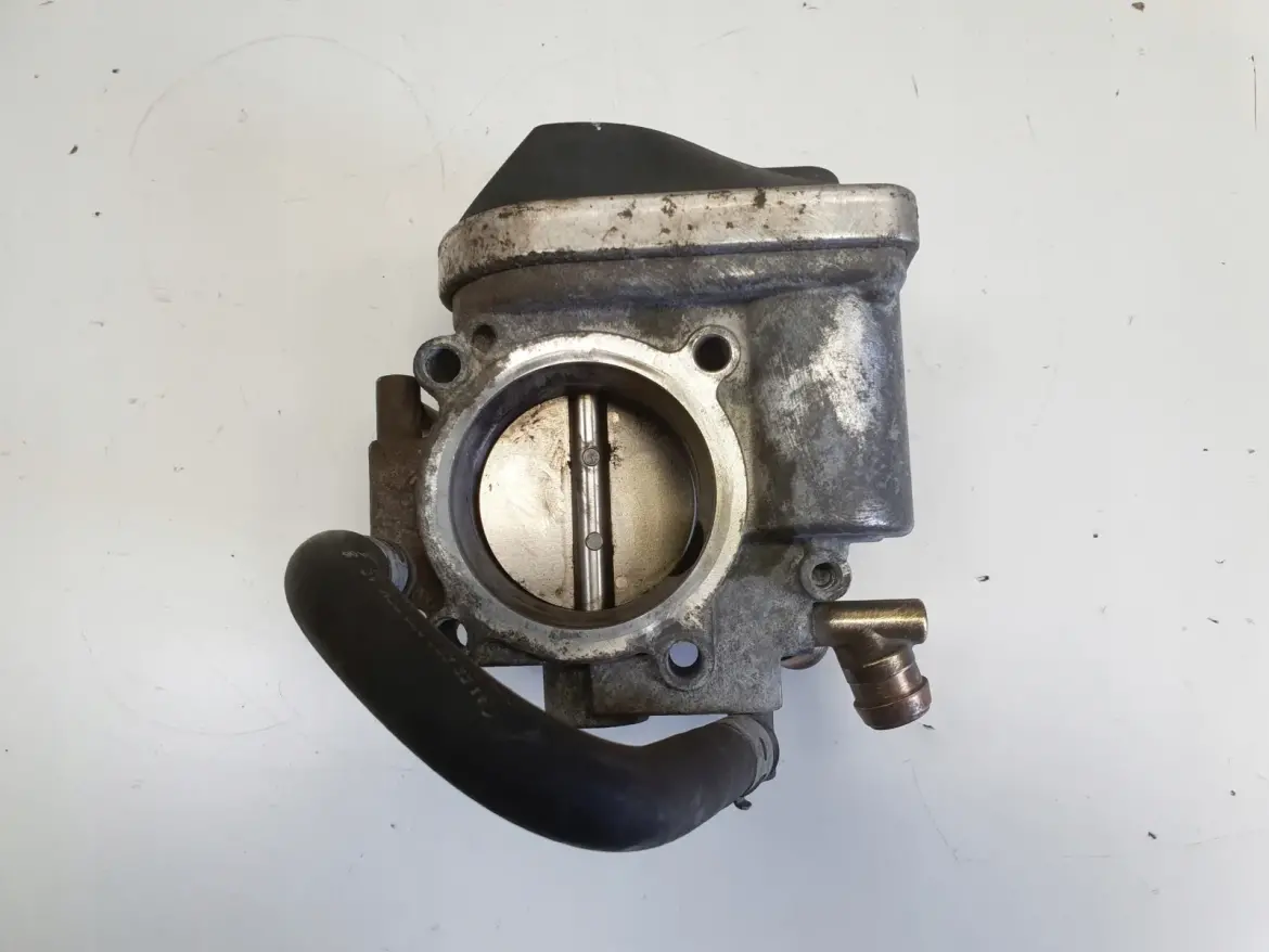 Opel Astra III H 1.6 16V PRZEPUSTNICA 55560398