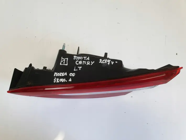 Toyota CAMRY VIII 8 2019r LED TYLNIA TYLNA LAMPA LEWA lewy tył