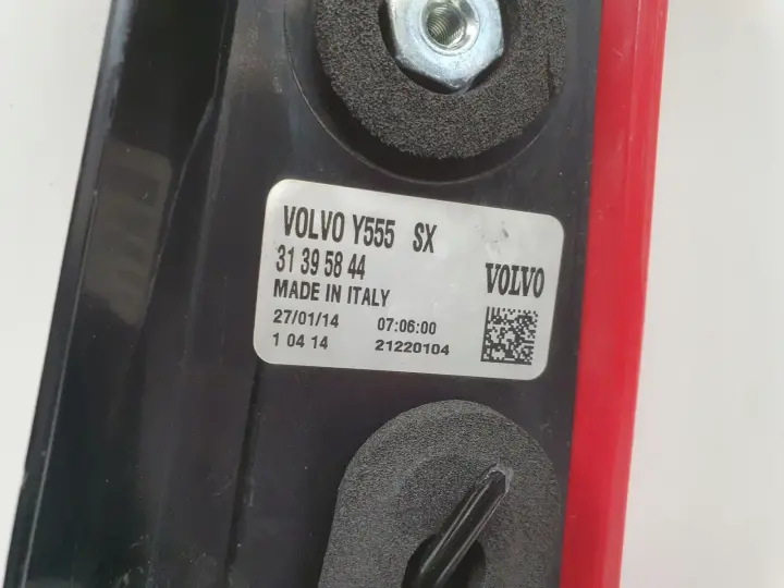Volvo V40 II 12-16r TYLNIA TYLNA LAMPA LEWA lewy tył 31395844