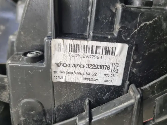 Volvo V90 II TYLNIA TYLNA LAMPA LEWA lewy tył oryginał 32293876