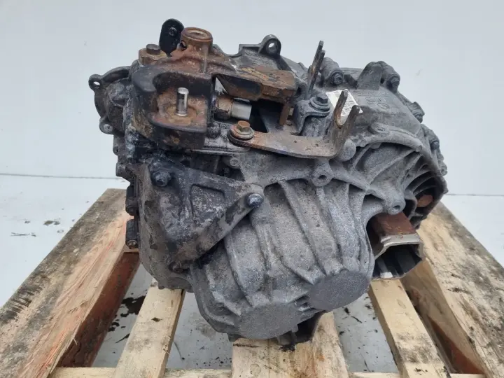 Volvo S60 V70 II 2.4 D5 SKRZYNIA BIEGÓW 666R-7002-BB 9482374
