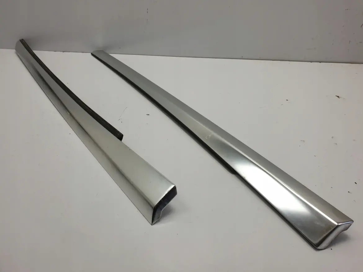 Mercedes A205 W205 Cabrio TYLNA LISTWA SZYBY Kpl