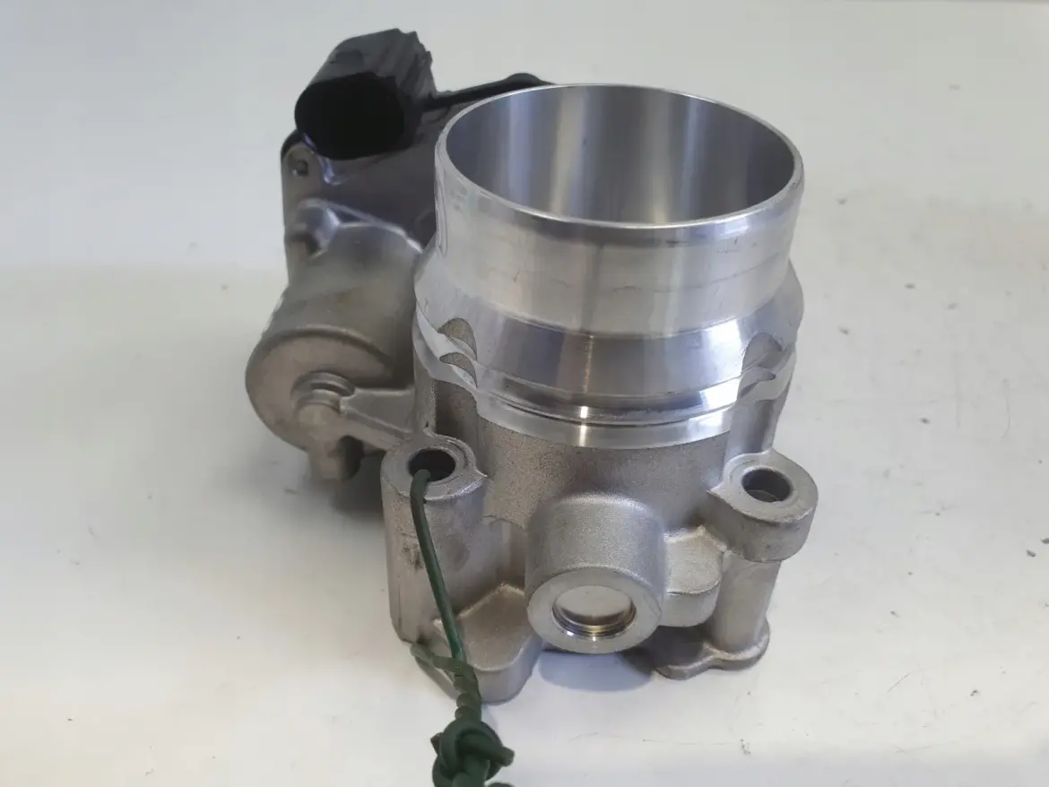 Volvo XC40 1.5 T3 PRZEPUSTNICA 31465702AA