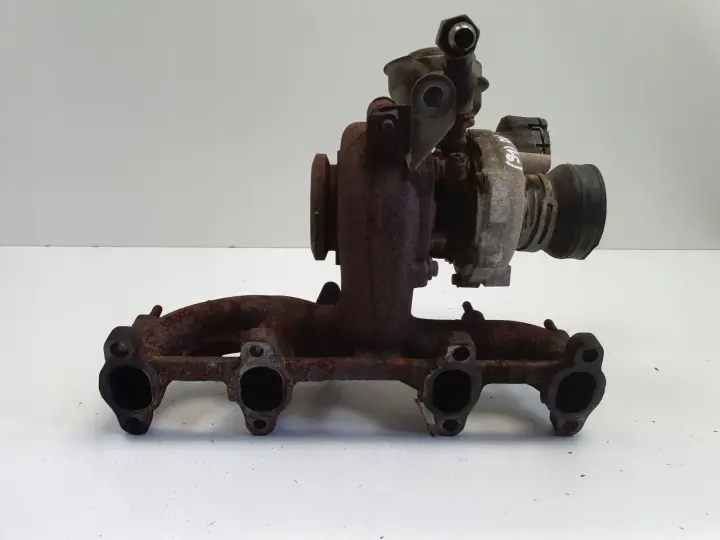 VW Golf V 1.9 TDI TURBOSPRĘŻARKA turbo 038253016K