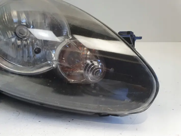 Toyota Aygo I 05-14 PRZEDNIA LAMPA PRAWA prawy przód anglik 89530381