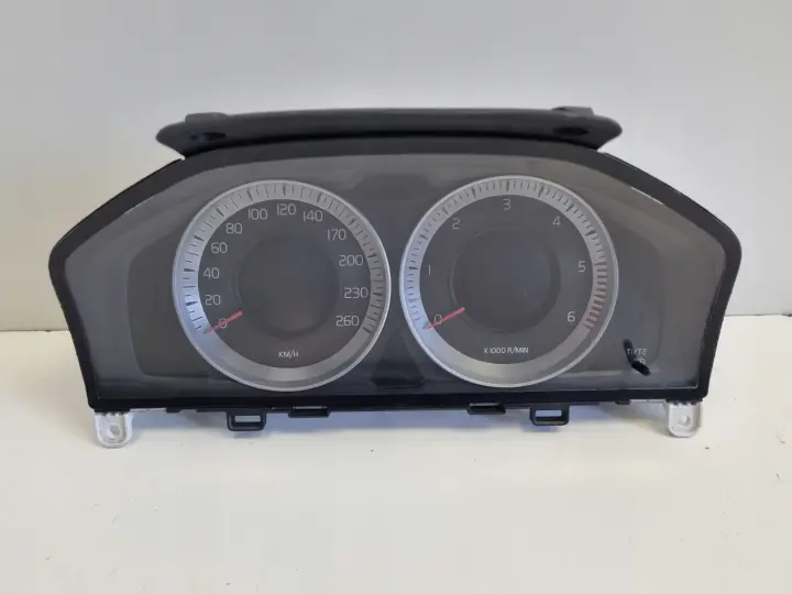 Volvo XC60 V60 S60 II 1.6 D2 diesel LICZNIK ZEGARY Europa 31327582AA