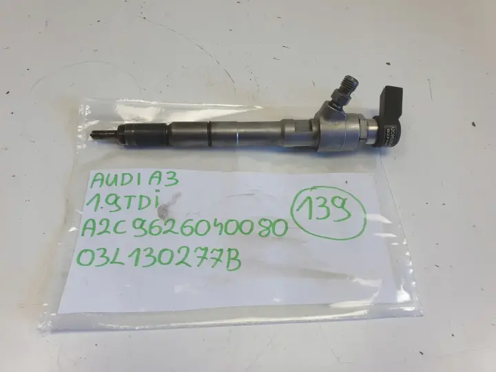 Audi A3 II 8P 1.6 TDI WTRYSKIWACZ wtrysk 03L130277B