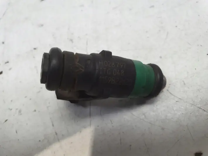 Renault Megane II 2.0 16V WTRYSKIWACZ wtrysk H028797 ITG048