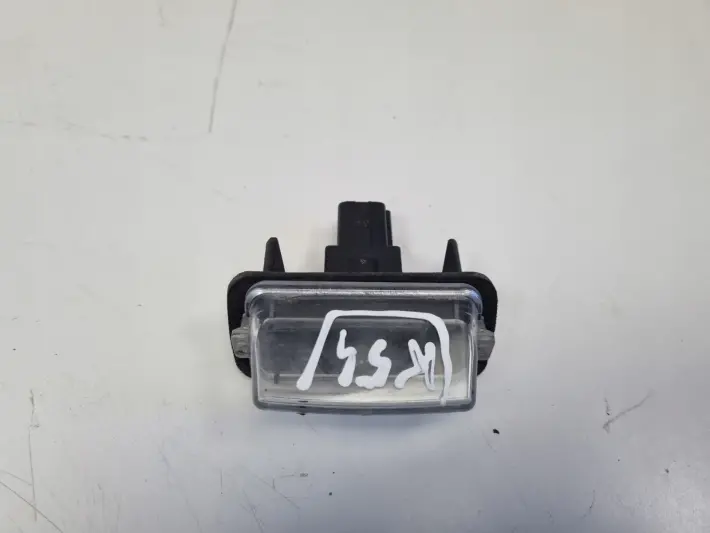 Toyota Auris II PODŚWIETLENIE TABLICY REJESTRACYJNEJ Lampka