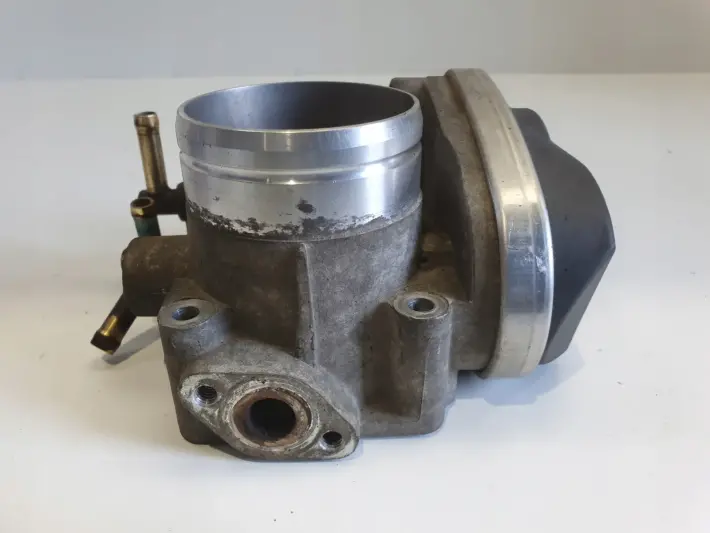 Audi A3 II 8P 1.6 8V PRZEPUSTNICA 06A133062AB