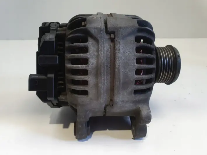 Audi A3 8L Golf IV 1.9 TDI ALTERNATOR BOSCH