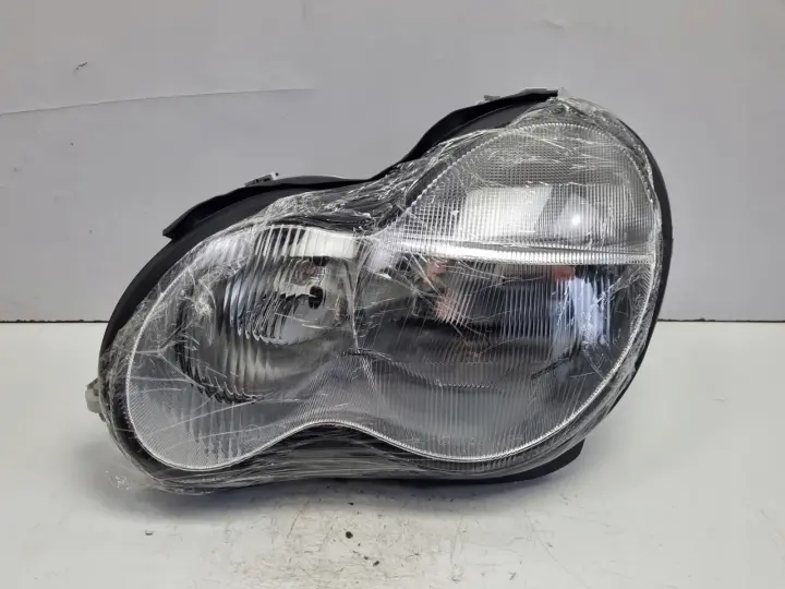 Mercedes W203 00-04r PRZEDNIA LAMPA LEWA LEWY PRZÓD nowa europa