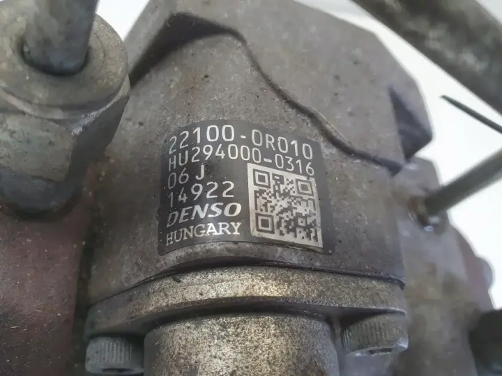 Toyota Avensis T25 2.0 2.2 D4D POMPA WTRYSKOWA paliwa 22100-0R010