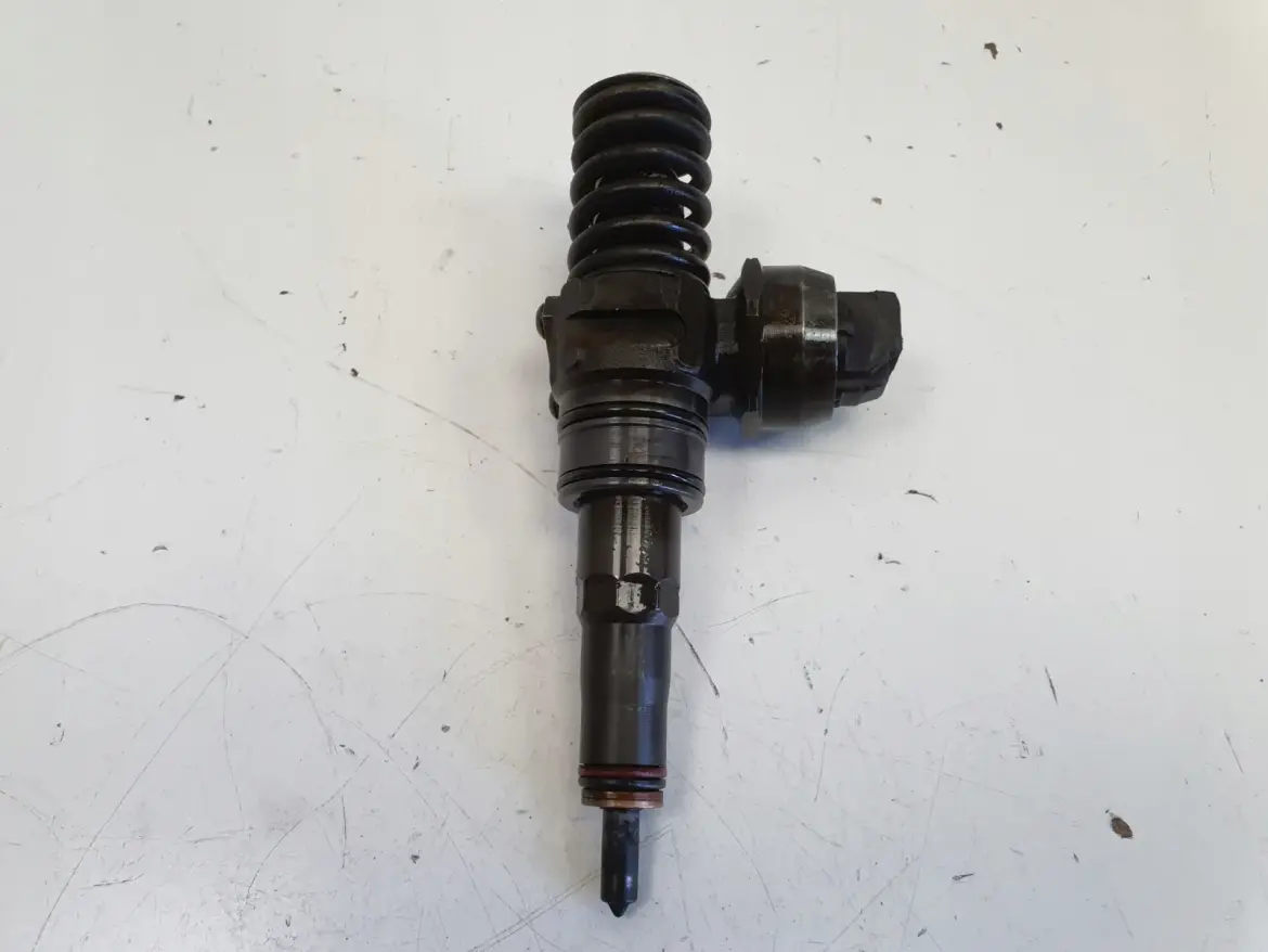 VW Passat B5 1.9 TDI POMPOWTRYSKIWACZ wtrysk 038130073BA