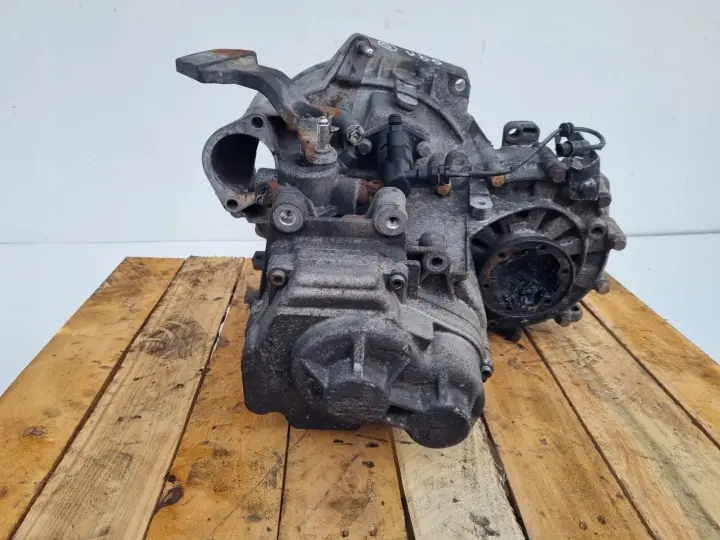 VW Touran 1.9 TDI MANUALNA SKRZYNIA BIEGÓW manual GQM