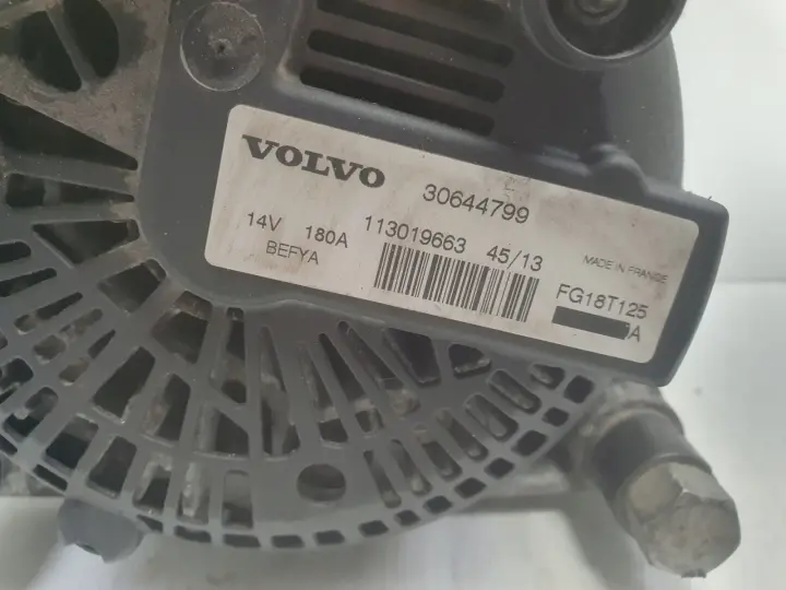 Volvo V40 II 1.6 D2 ALTERNATOR valeo 30644799