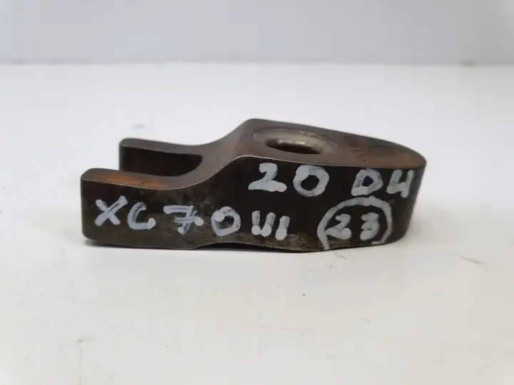 Volvo V70 III XC70 II lift 2.0D D4 ŁAPKA WTRYSKIWACZA wtrysku mocowanie