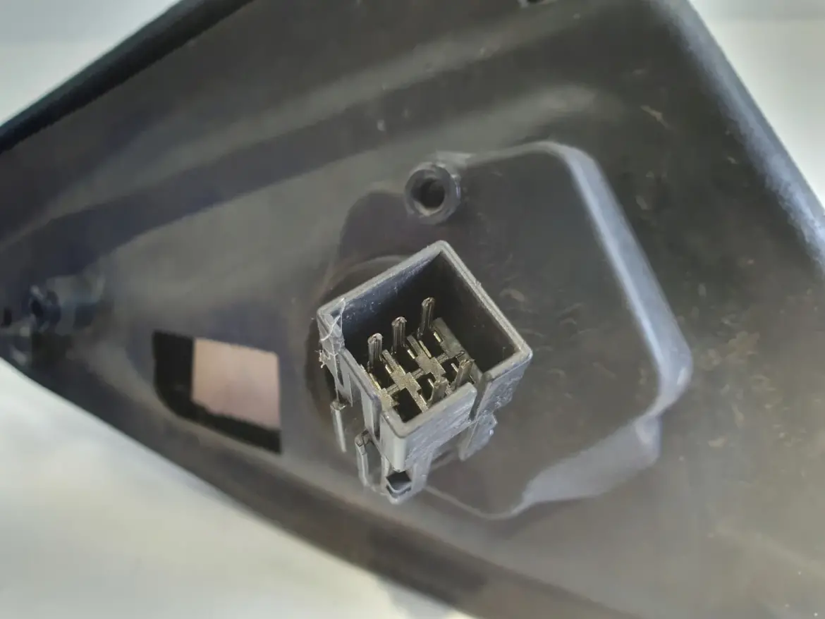 Opel Corsa C 00-06r LUSTERKO PRAWE PASAŻERA 5 pin pinów