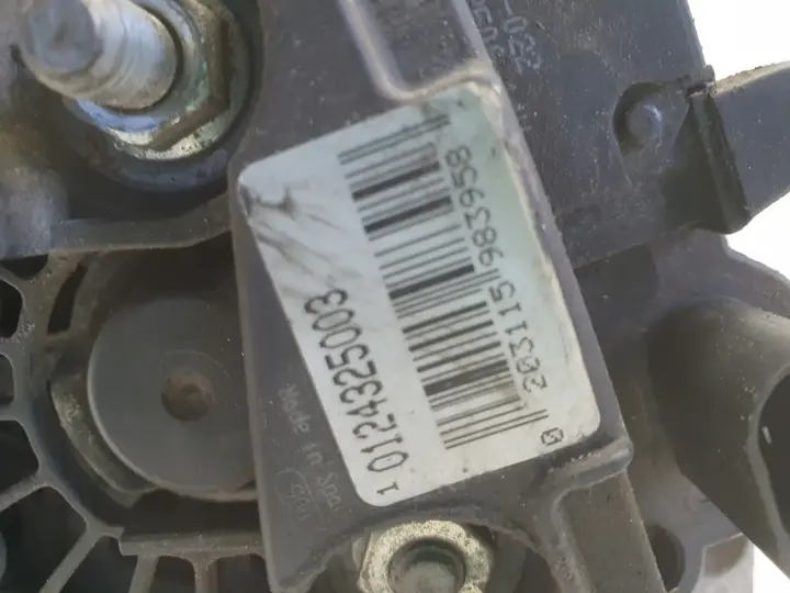 VW Bora 1.6 16V ALTERNATOR 0124325003