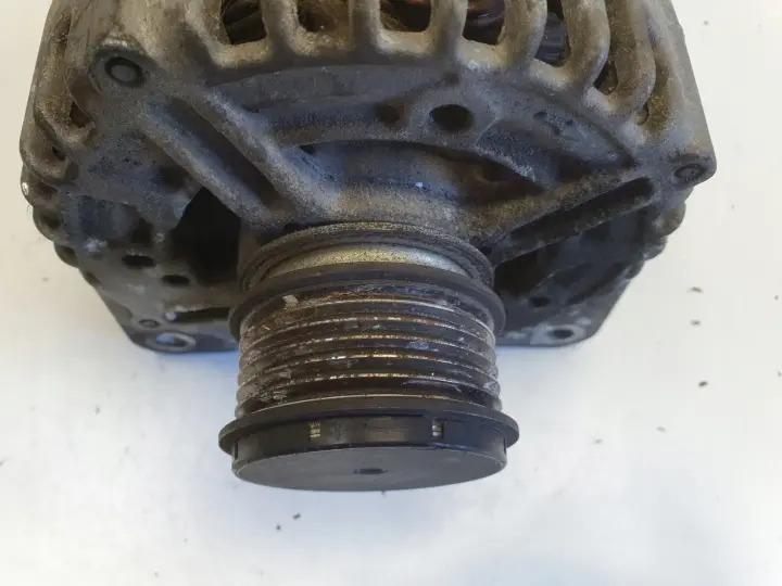 VW Passat B7 1.6 TDI ALTERNATOR 180A bosch 03L903023D