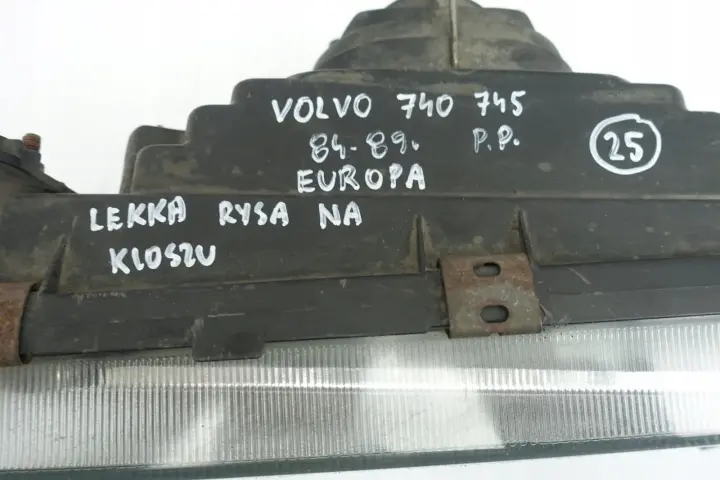 Volvo 740 760 PRZEDNIA LAMPA prawa EUROPA 3 piny