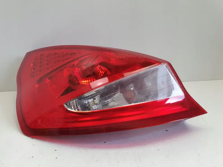 Ford Fiesta VII MK7 08-12r TYLNIA LAMPA LEWA LEWY TYŁ kierowcy 8A61-13405-A