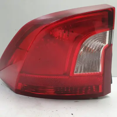 Volvo S60 II LIFT 13-18r TYLNIA TYLNA LAMPA LEWA lewy tył ŁADNA 31395930