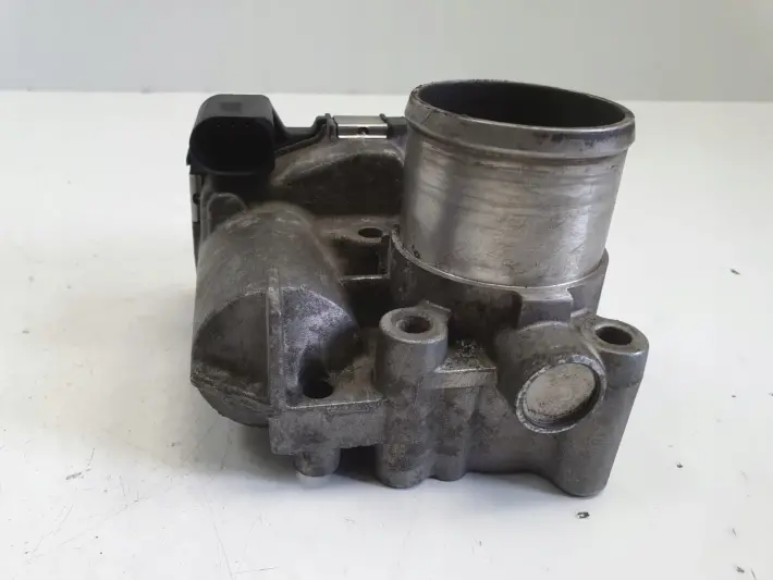 Opel Vivaro Trafic 2.0 DCI ROZRUSZNIK 0281002681 bosch 8200330810