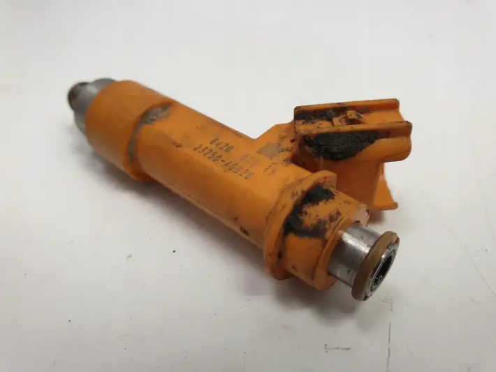 Toyota IQ 1.0 VVTi WTRYSKIWACZ wtrysk 23250-40020