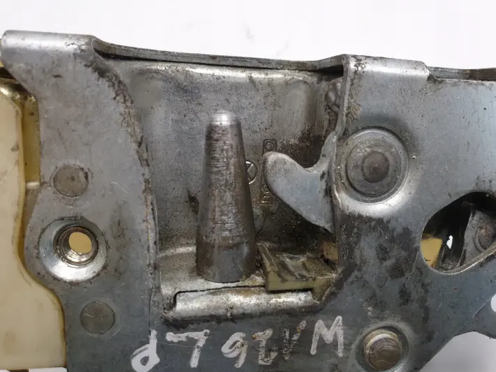 Mercedes C126 W126 COUPE SEC ZAMEK DRZWI LEWY