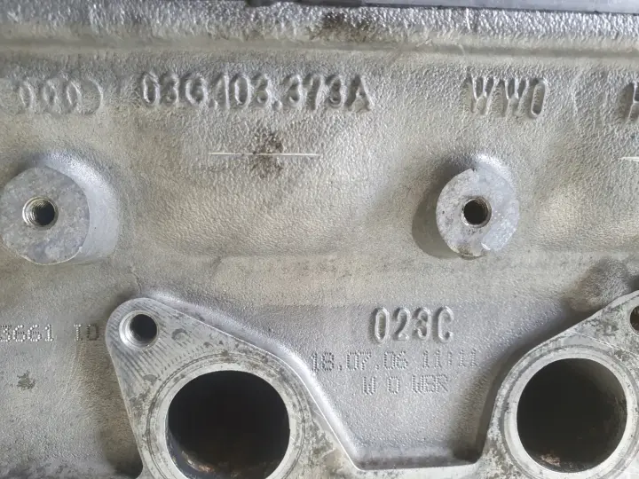VW Passat B6 2.0 TDI GŁOWICA CYLINDRÓW 03G103373A