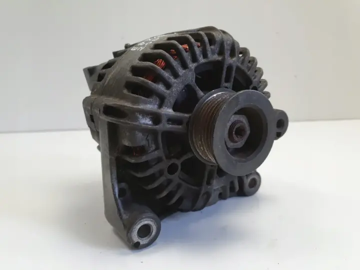 BMW E87 2.0 D ALTERNATOR valeo 7802471 150A