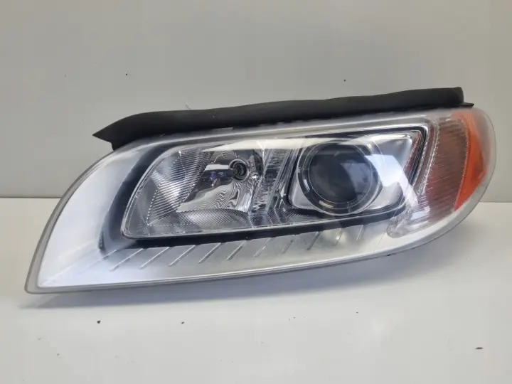 Volvo V70 XC70 III S80 II PRZEDNIA LAMPA LEWA lewy przód XENON 31353532