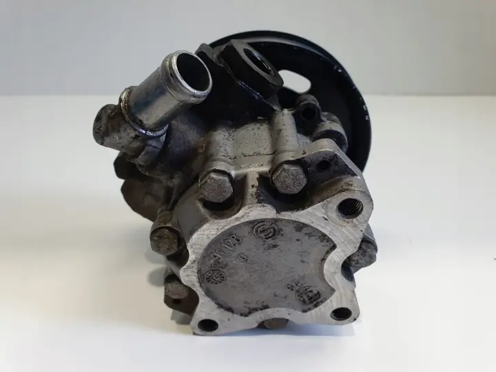 Audi 4 B6 1.9 TDI POMPA WSPOMAGANIA 8D0145156T