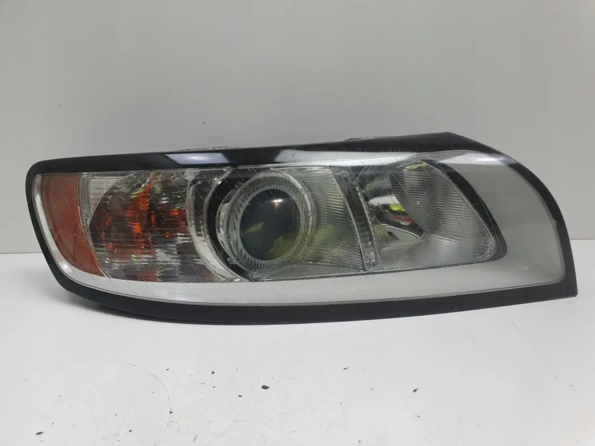 Volvo S40 II V50 LIFT PRZEDNIA LAMPA PRAWA prawy przód 0301237202 31265695