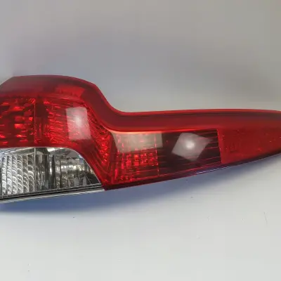 Volvo V50 KOMBI 07-12r LIFT TYLNIA TYLNA LAMPA LEWA lewy tył 30744541