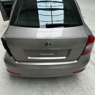 Skoda Octavia II LIFT 08-13 HTB TYLNIA TYLNA KLAPA BAGAŻNIKA TYŁ ładna 9202