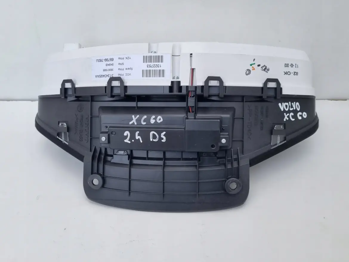 Volvo XC60 2.4 D5 diesel LICZNIK ZEGARY R-DESING Europa 31343495AA