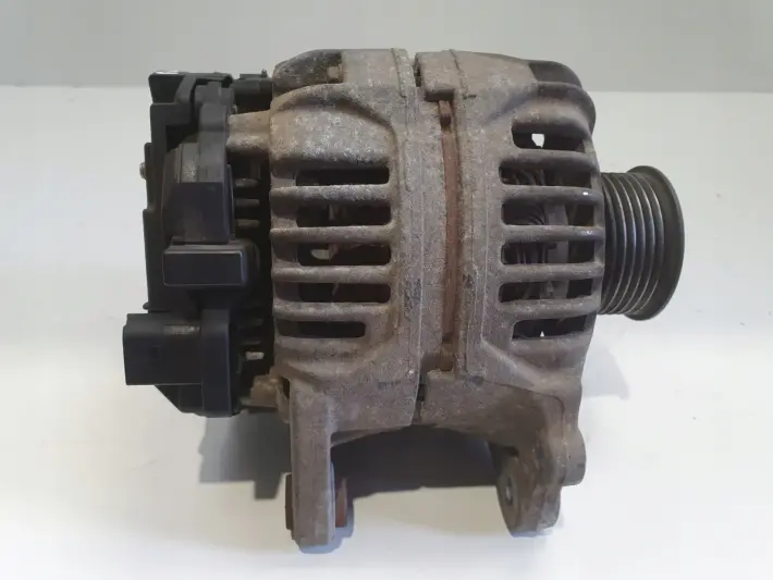 Audi A3 8L 1.6 8V ALTERNATOR bosch 028903028D 90A 0124325003