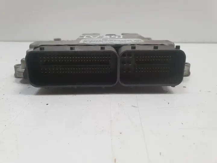 94441522f2f09336afd30febc8a3a28d
